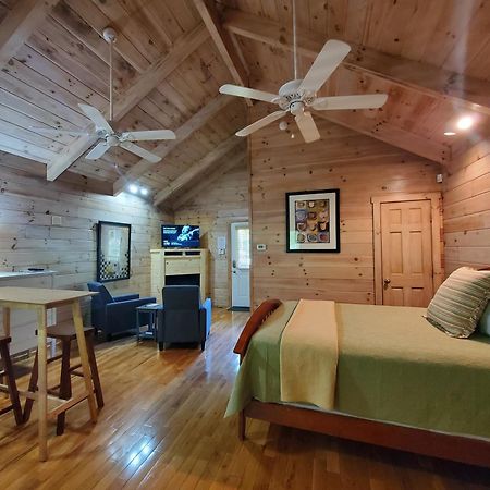New River Trail Cabins Galax Exteriör bild