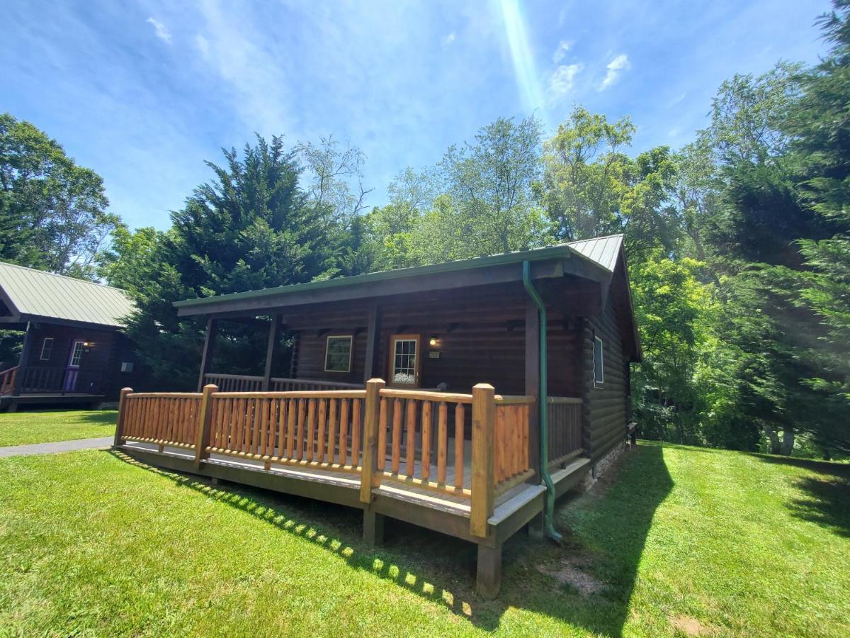 New River Trail Cabins Galax Exteriör bild