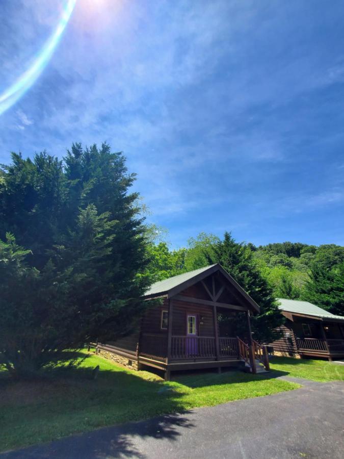 New River Trail Cabins Galax Exteriör bild