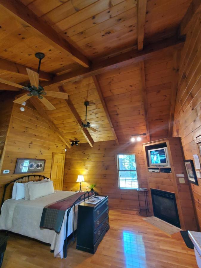 New River Trail Cabins Galax Exteriör bild