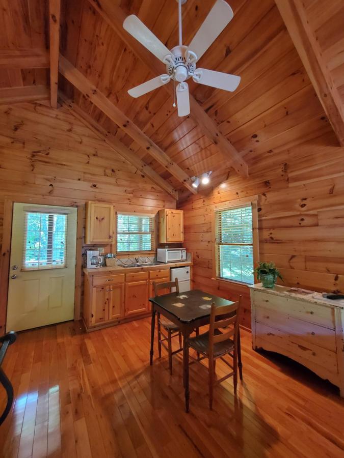 New River Trail Cabins Galax Exteriör bild