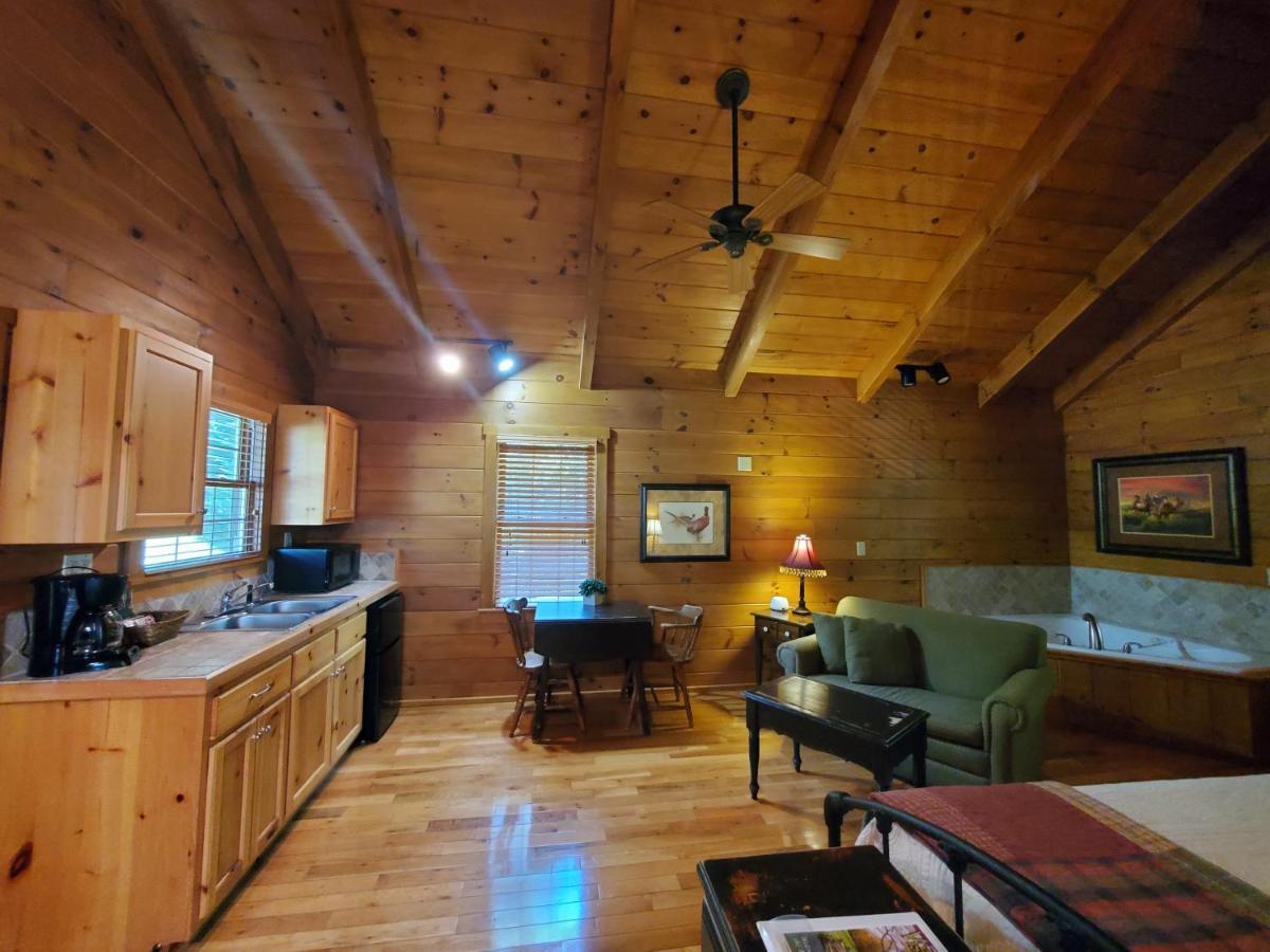 New River Trail Cabins Galax Exteriör bild